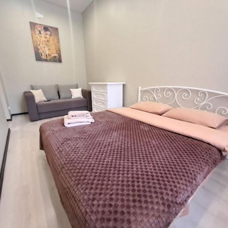 Viva Olive - Студия Со Спальней В Центре เครเมนชุก ภายนอก รูปภาพ
