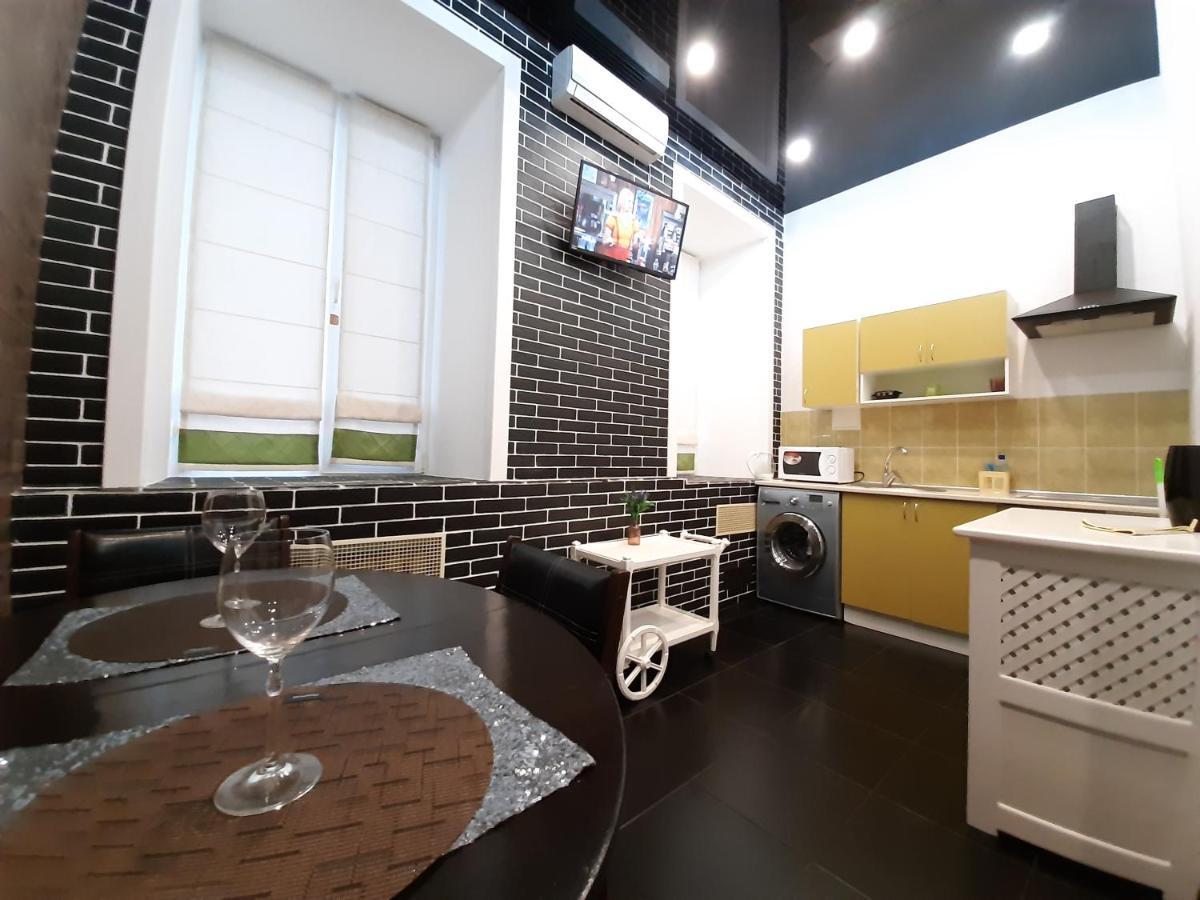 Viva Olive - Студия Со Спальней В Центре เครเมนชุก ภายนอก รูปภาพ